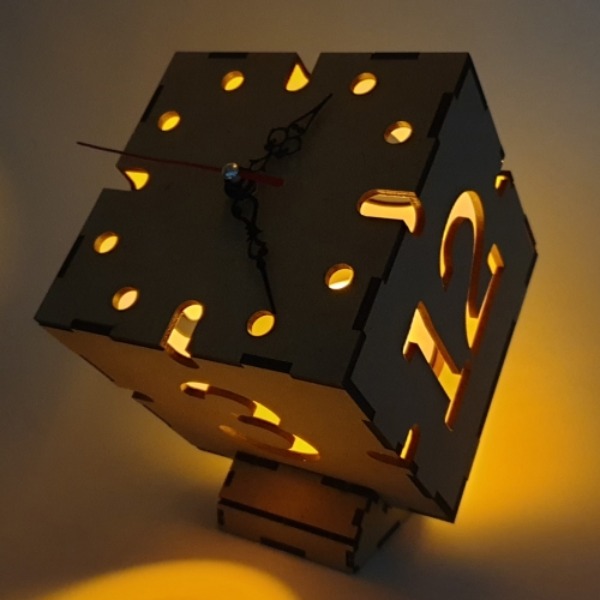 큐브 조명 시계 (3인용)